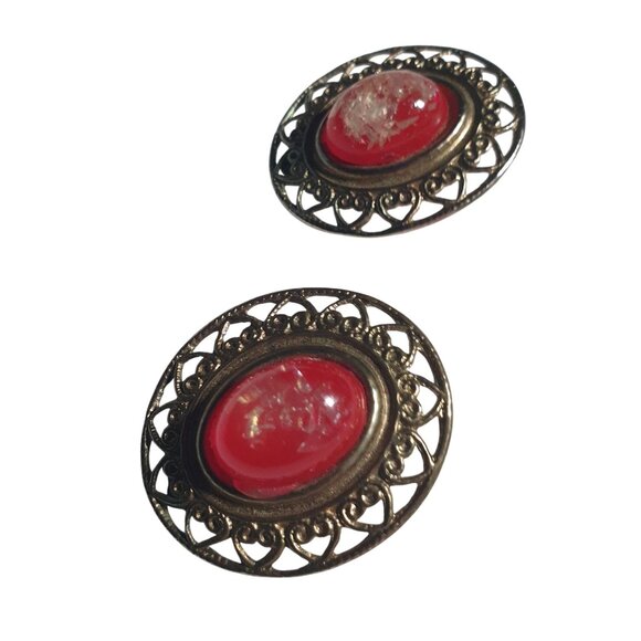Vintage Oval Clip On Earrings Red Gold Filigree Metal Setting Retro Costume Gift - Picture 2 of 5